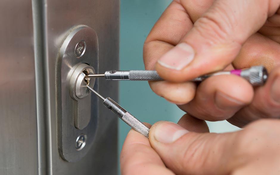 ouverture de porte claquée serrurier Chauffour-lès-Étréchy